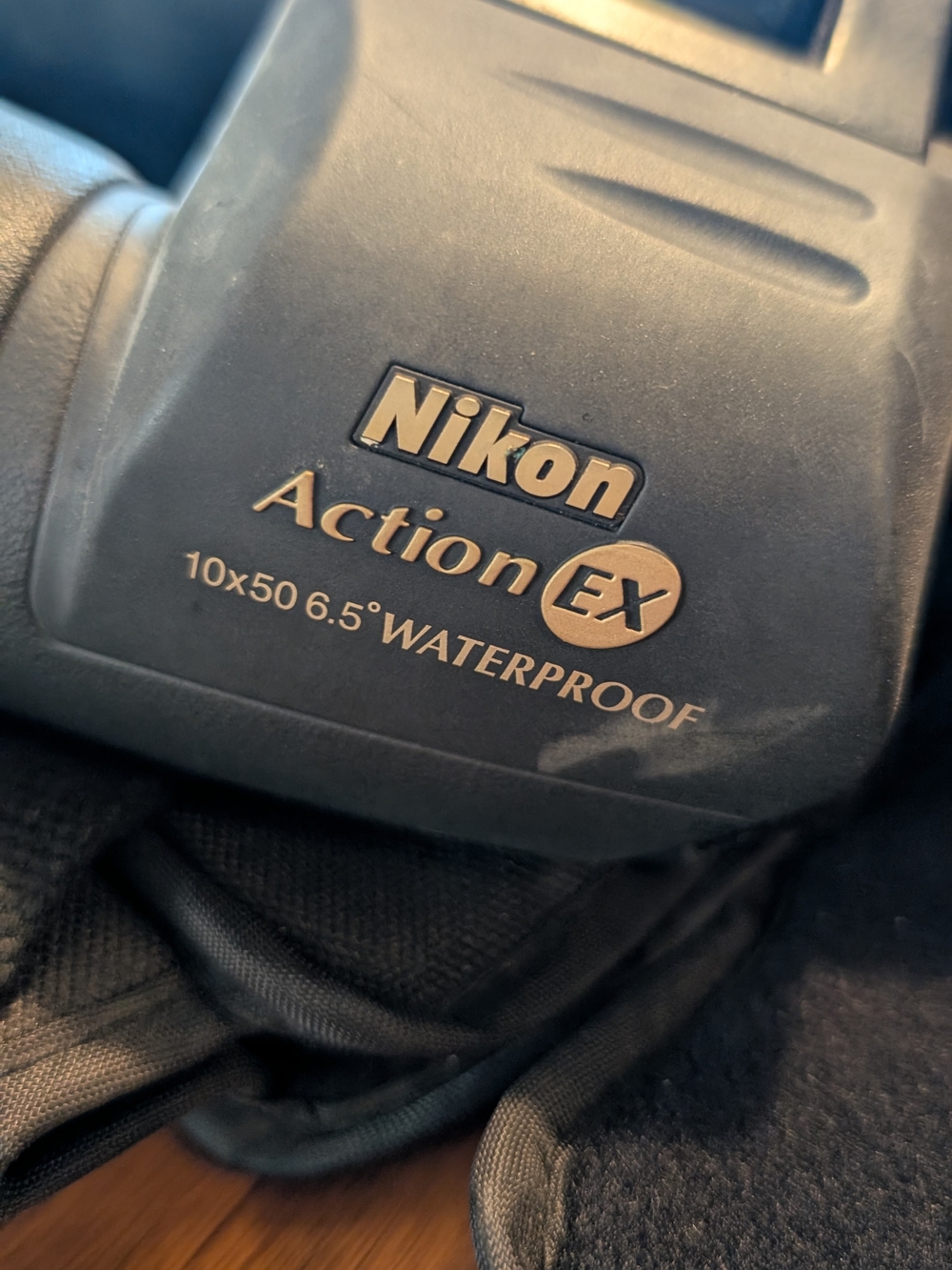Nikon Action Extreme 10x50 6.5 Waterproof Binoculars - Picture 3 of 3